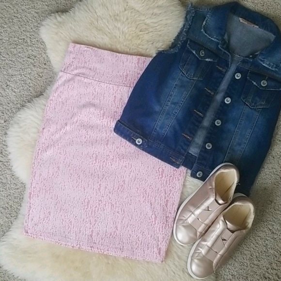 LuLaRoe Dresses & Skirts - 🌹 Lularoe 💗 Cassie Pencil Skirt